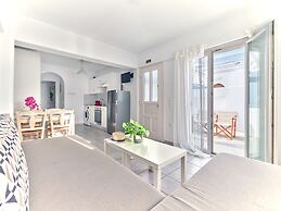 Cleopatra Seaside Homes Paros