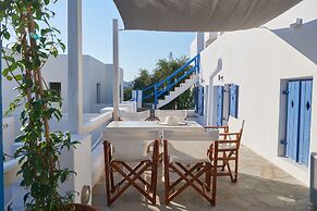 Cleopatra Seaside Homes Paros