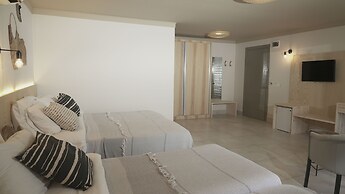 Sun Hotel by En Vie Beach - Adults Only