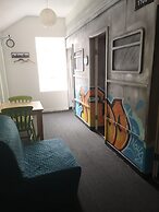 Igloo Hybrid - Hostel