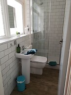 Igloo Hybrid - Hostel