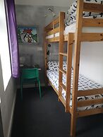 Igloo Hybrid - Hostel