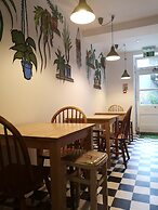 Igloo Hybrid - Hostel