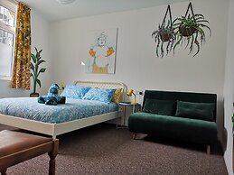 Igloo Hybrid - Hostel