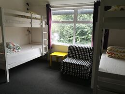 Igloo Hybrid - Hostel