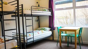 Igloo Hybrid - Hostel