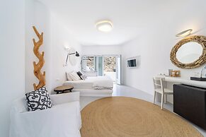 Blue Sand Boutique Hotel & Suites