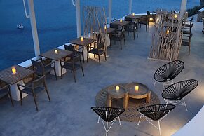 Blue Sand Boutique Hotel & Suites