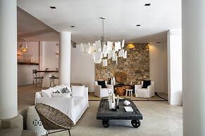 Blue Sand Boutique Hotel & Suites