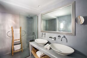 Blue Sand Boutique Hotel & Suites