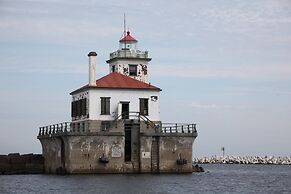 Holiday Inn Express & Suites Oswego by IHG