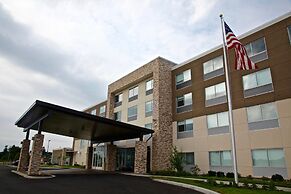 Holiday Inn Express & Suites Oswego by IHG