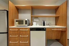 Home2 Suites by Hilton Milwaukee Airport