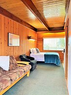 Breakers Boutique Inn