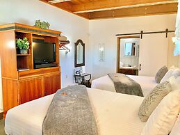 Breakers Boutique Inn