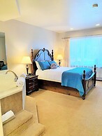 Breakers Boutique Inn