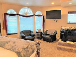 Breakers Boutique Inn