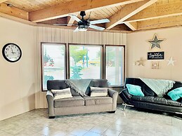 Breakers Boutique Inn