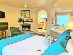 Breakers Boutique Inn