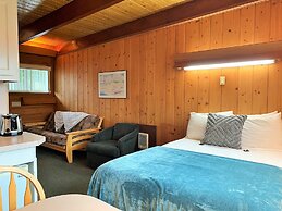 Breakers Boutique Inn