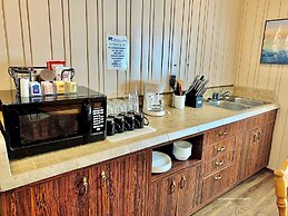 Breakers Boutique Inn