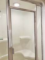 Breakers Boutique Inn