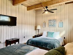 Breakers Boutique Inn