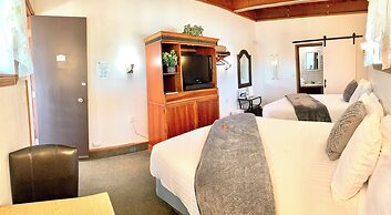 Breakers Boutique Inn