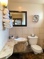 Breakers Boutique Inn