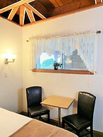 Breakers Boutique Inn