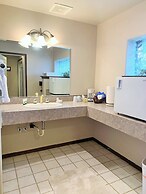 Breakers Boutique Inn