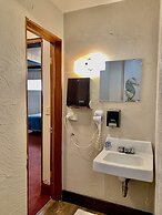 Breakers Boutique Inn