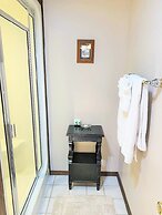 Breakers Boutique Inn