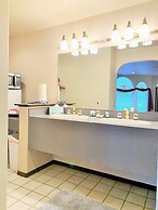 Breakers Boutique Inn