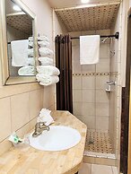 Breakers Boutique Inn