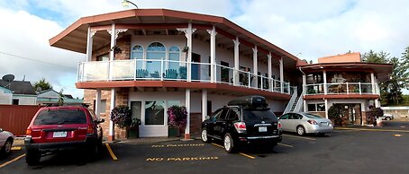 Breakers Boutique Inn