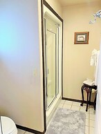 Breakers Boutique Inn