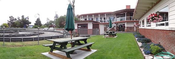 Breakers Boutique Inn