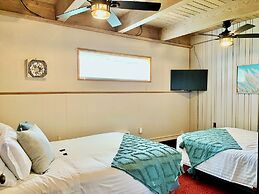 Breakers Boutique Inn