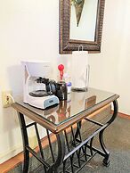 Breakers Boutique Inn