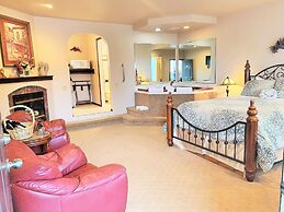 Breakers Boutique Inn