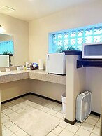 Breakers Boutique Inn