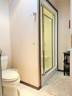 Breakers Boutique Inn