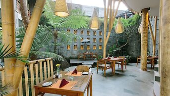 Tejaprana Resort & Spa