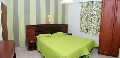 Amoudi Studios Apartments Hotel