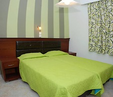 Amoudi Studios Apartments Hotel