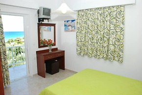 Amoudi Studios Apartments Hotel