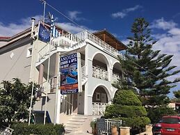 Amoudi Studios Apartments Hotel