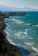 Amoudi Studios Apartments Hotel