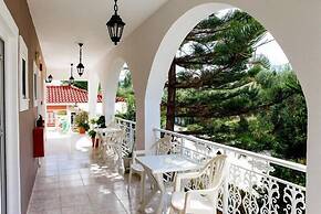 Amoudi Studios Apartments Hotel